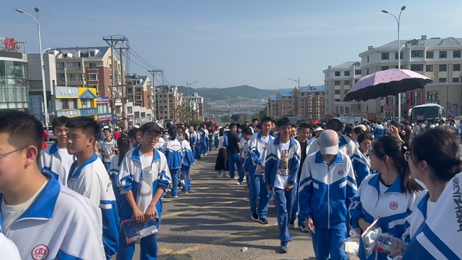执笔亮剑为梦出征|我市千余名学子参加中考