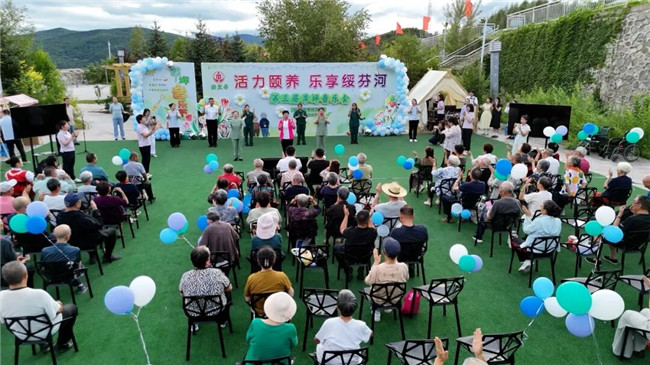 【绥芬河想不到的美】候鸟老人齐聚绥芬河，草坪音乐会乐享避暑时光