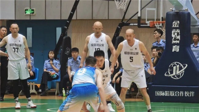 绥芬河市首届“国门双拥杯”军地篮球友谊赛圆满闭幕