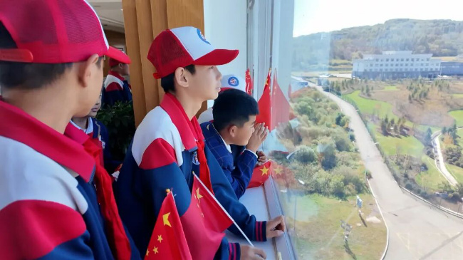 开展红色研学，边境少年践行初心