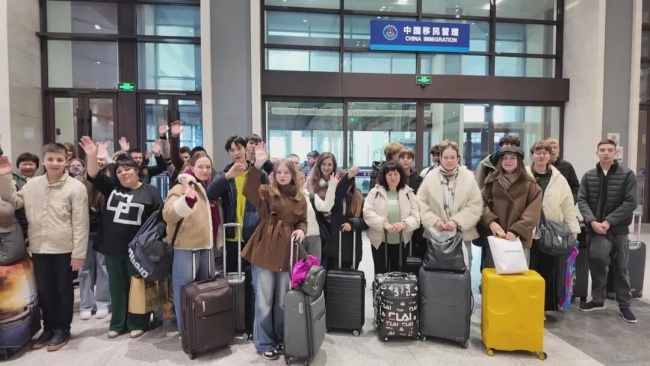 【开放发展跃升计划·文旅出圈赋能行动】俄罗斯学生秋假启幕，绥芬河口岸入境客流攀升